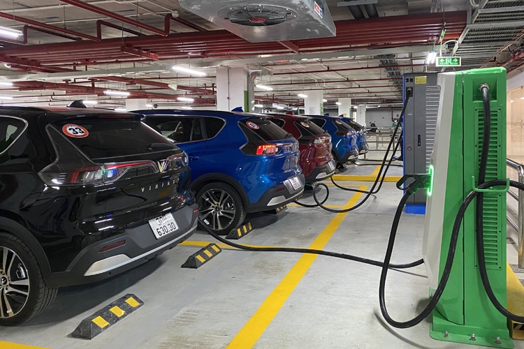 Phát triển xe ôtô điện: Phụ thuộc 3 trụ cột chính – Bộ Công Thương